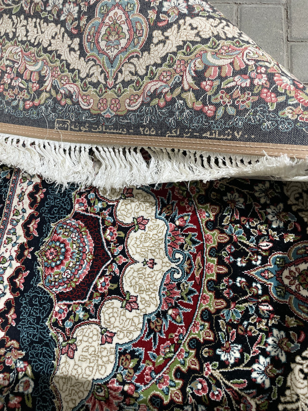 یک جفت ۹متری ۷۰۰ شانه سرمه ای آکرلیک در حد نو