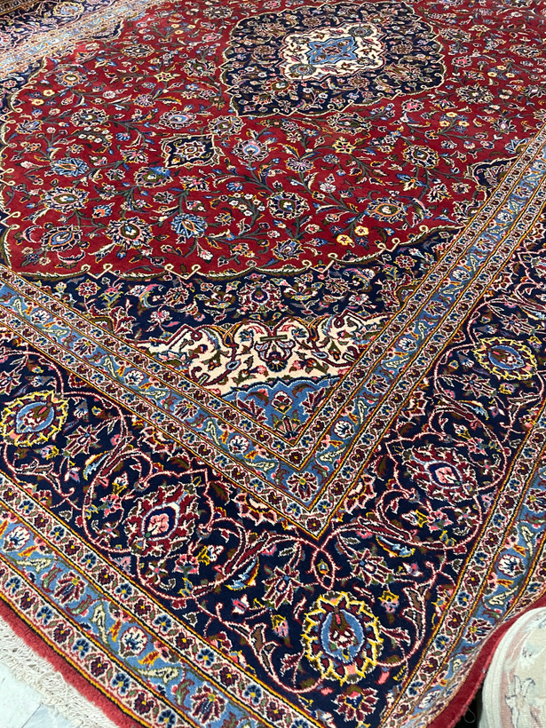 ۹متری دستبافت لاکی کرک کاشان در حد نو