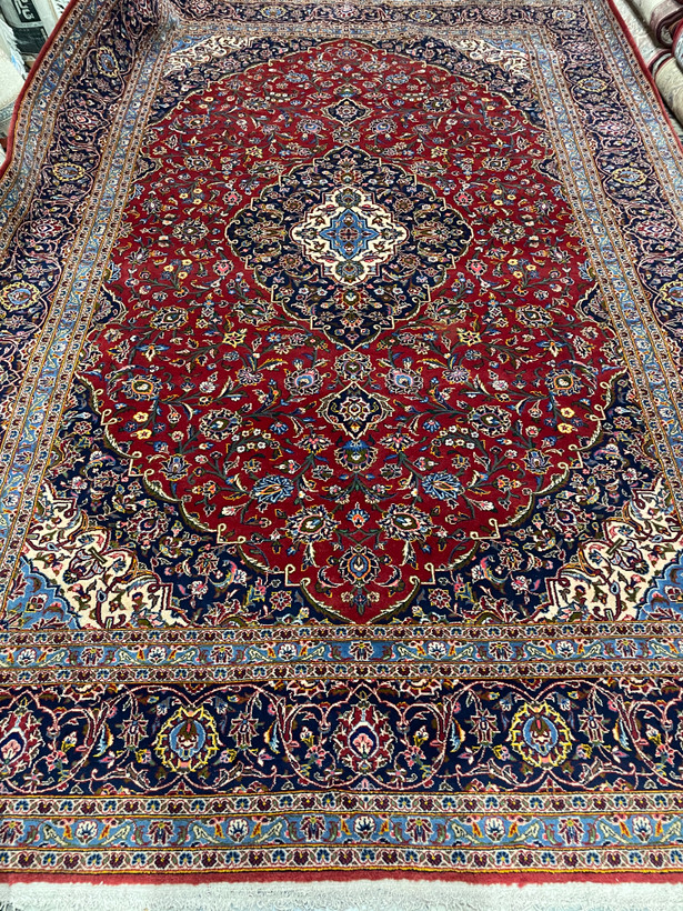 ۹متری دستبافت لاکی کرک کاشان در حد نو