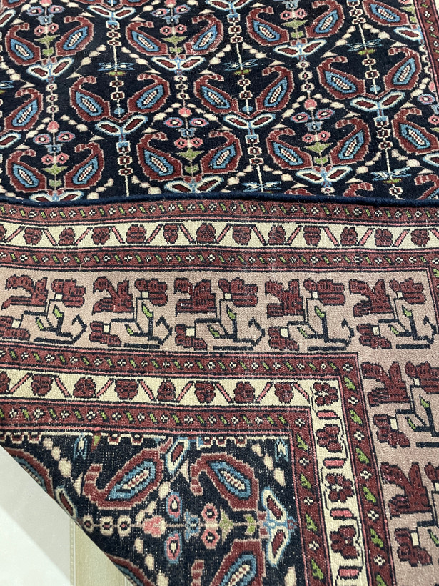 قالیچه دستبافت سرمه ای سالم