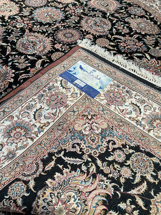 چهار تخته فرش ماشینی ۷۰۰ شانه سرمه ای افشان
