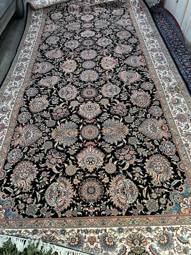 چهار تخته فرش ماشینی ۷۰۰ شانه سرمه ای افشان