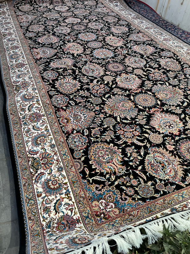چهار تخته فرش ماشینی ۷۰۰ شانه سرمه ای افشان
