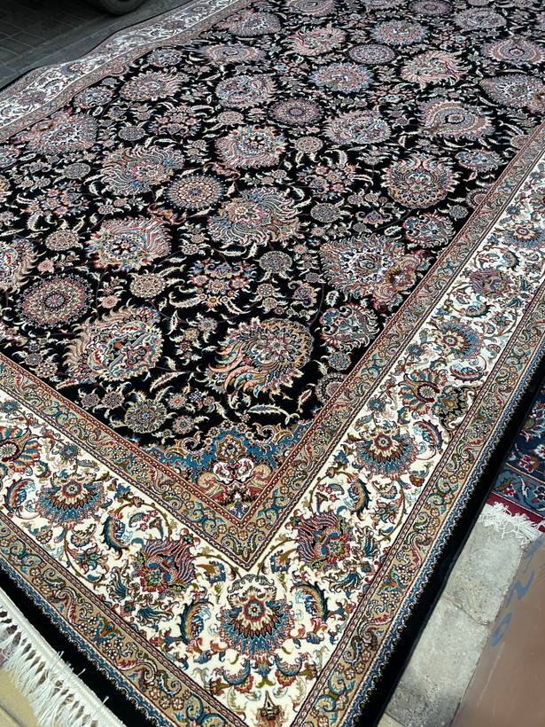 چهار تخته فرش ماشینی ۷۰۰ شانه سرمه ای افشان