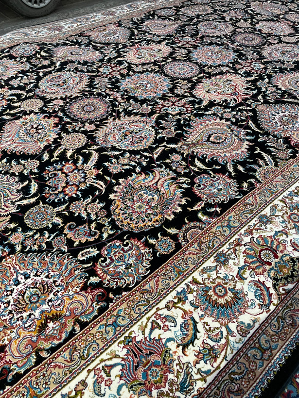 چهار تخته فرش ماشینی ۷۰۰ شانه سرمه ای افشان